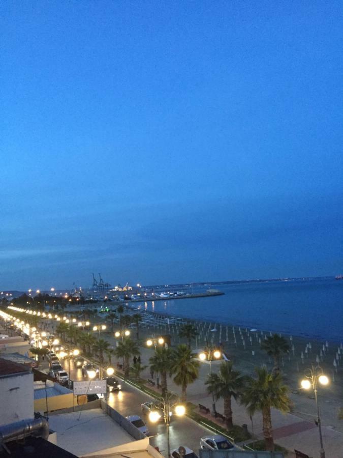 Beach Haven Larnaca Bagian luar foto