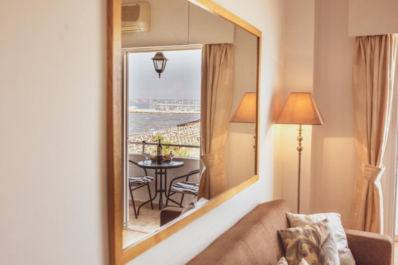 Beach Haven Larnaca Bagian luar foto